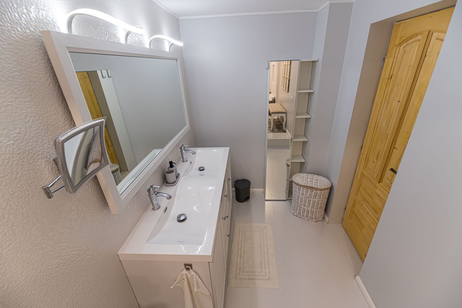 Vila de lux,  de inchiriat! Drumul Poienii! - Poză 10