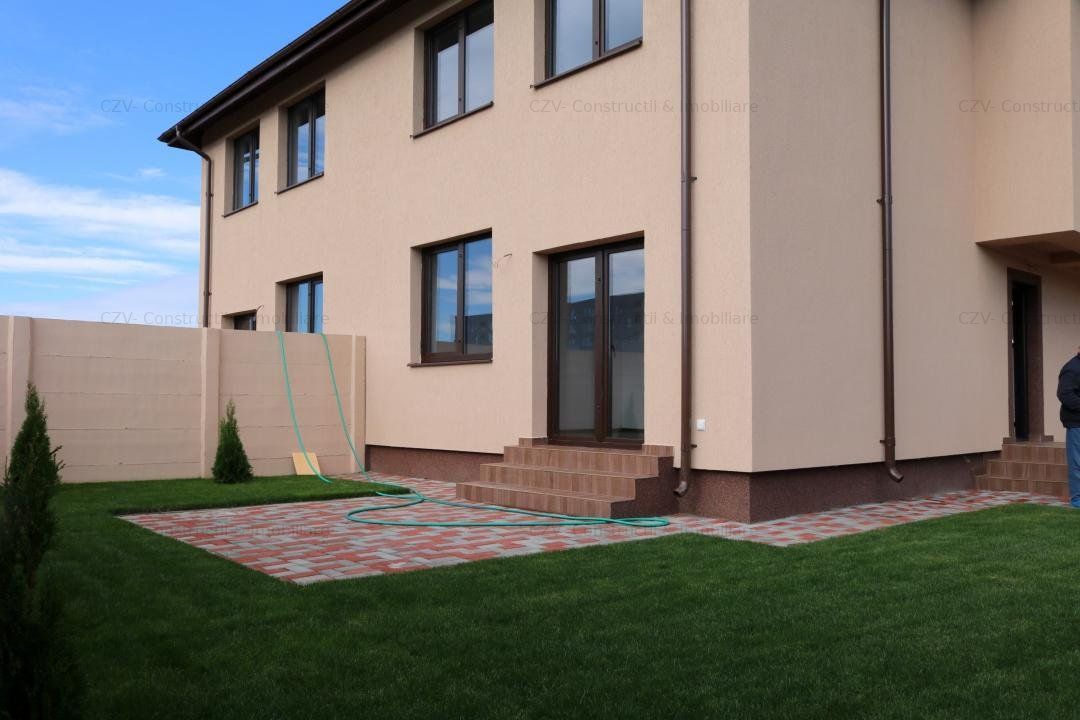 Predare la Cheie, Curte Amenajata, Toate Utilitatile in Uz - Poză 1