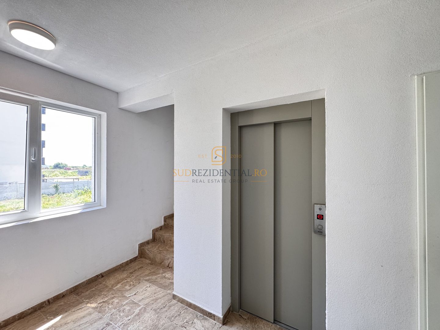 Apartament 2 camere mobilat, prima inchiriere, parcare subterana. - Poză 3