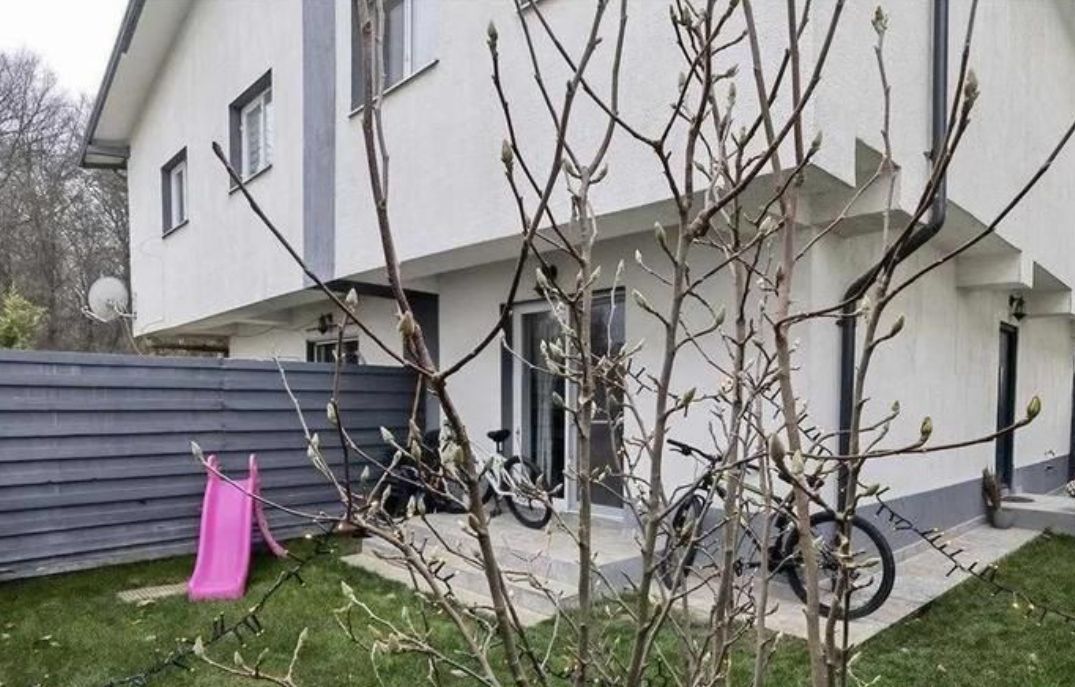 Vilă modernă cu 4 camere, lângă pădure, în Tunari - Poză 4