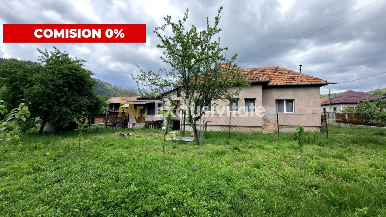 Casa individuala  Leresti la strada principala+ teren 831 mp, utilitati complete - Poză 1