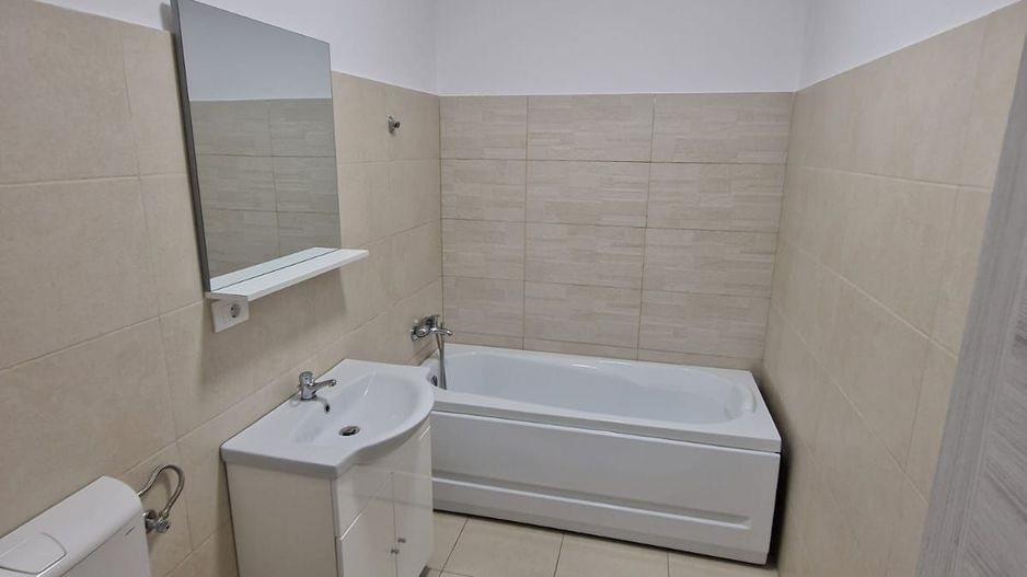 Garsoniera de inchiriat Aparatorii Patriei Loc de Parcare - Poză 6