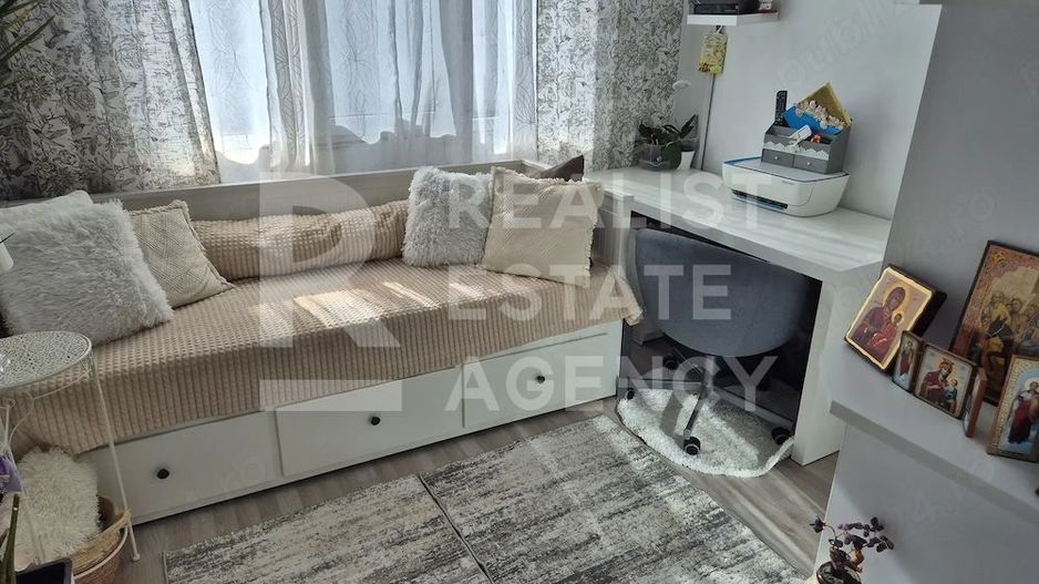 Vânzare, apartament cu 3 camere în zona Gorjului - Poză 6
