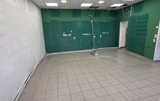 Spatiu comercial Ultracentral de inchiriat, 69mp– vitrina la strada