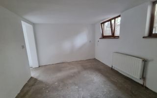 De vanzare casa 6 camere, S+P+M, 900mp teren, Cetate - Poză 20