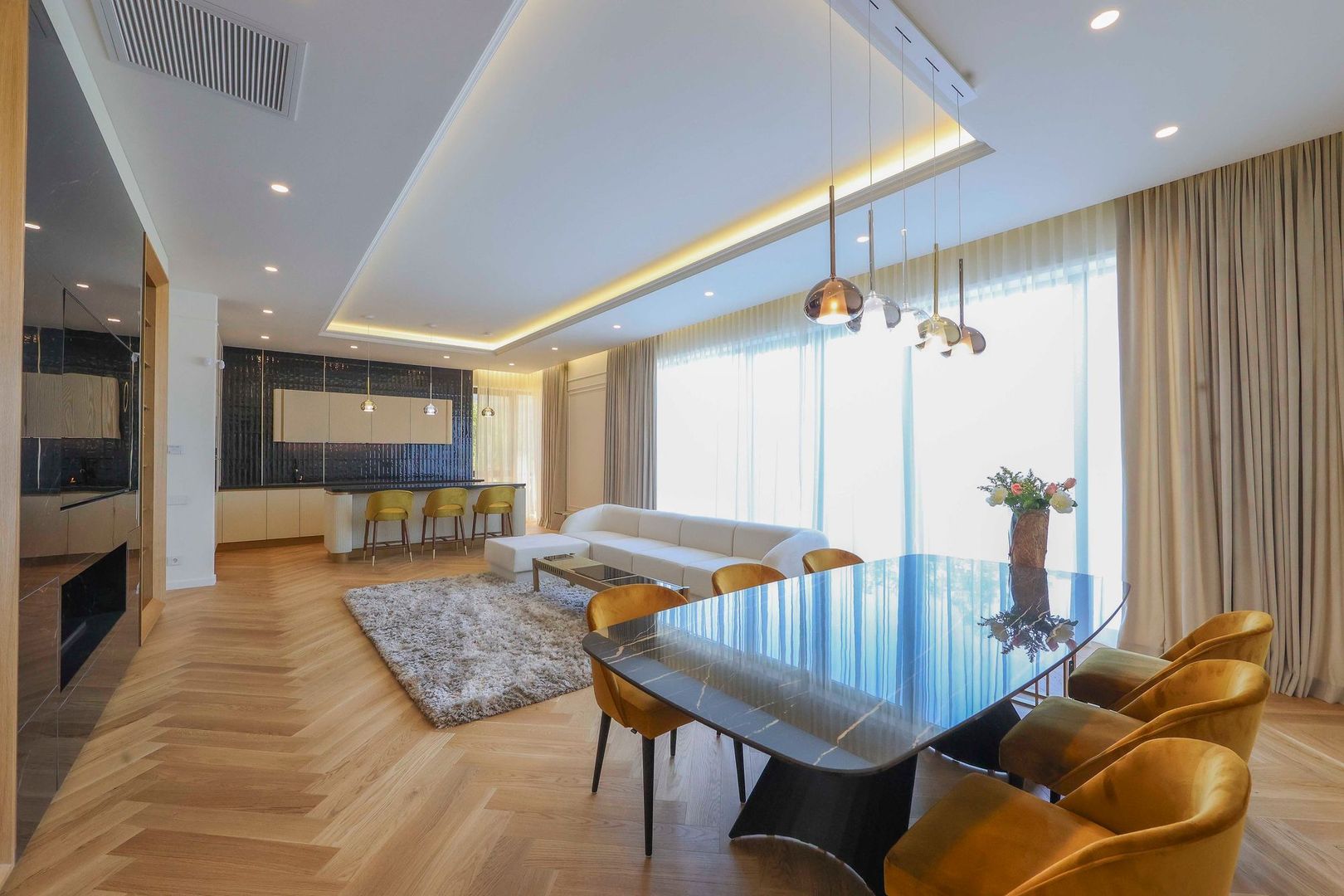Vila in ansamblu exclusivist cu finisaje si dotări premium - Poză 2