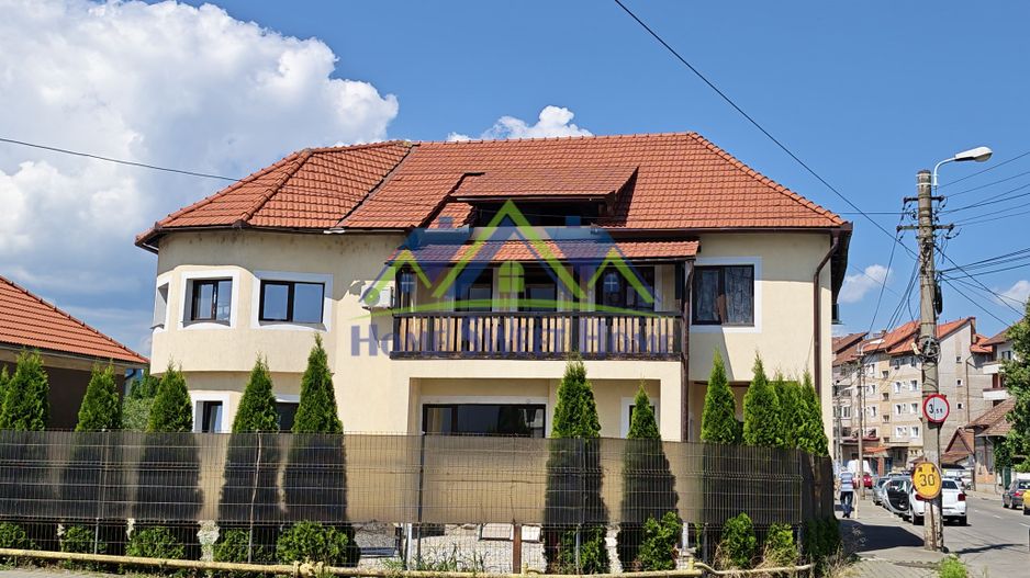 Spațiu comercial/birouri–Parter de casă, langa Cafetarie si Institut! - Poză 1