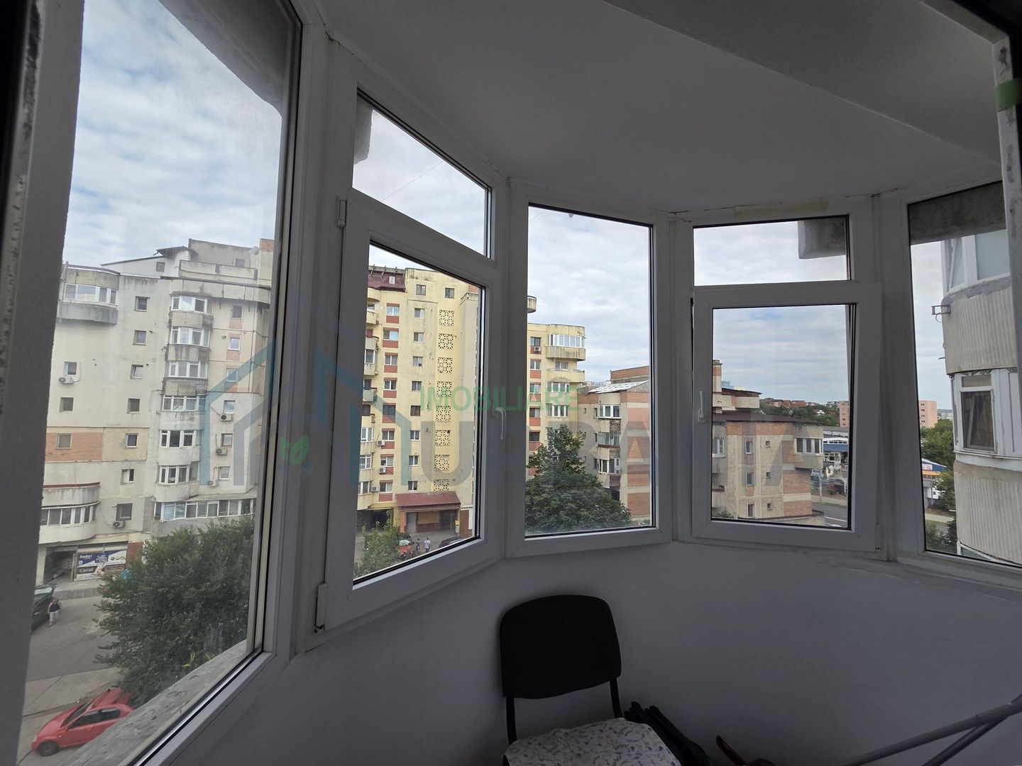 Garsonieră de închiriat, 40 mp, zona Capăt Canta, etaj 4/10, cu lift - Poză 5
