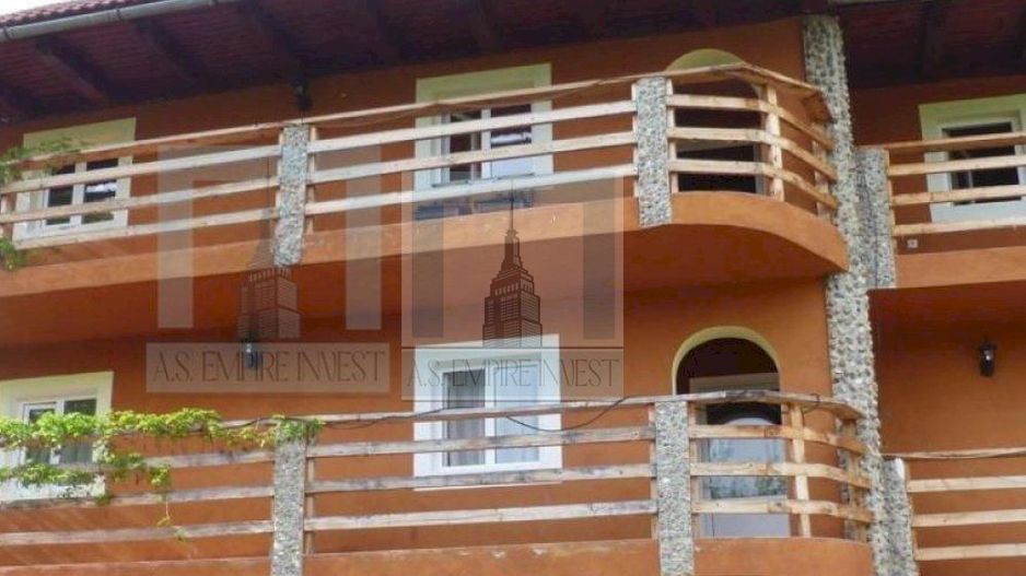 Pensiune 17 camere - zona Bran - Poză 2