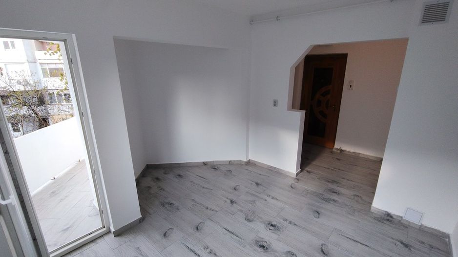 Apartament 2 camere finisat ,micro 16, etaj 2 - Poză 4