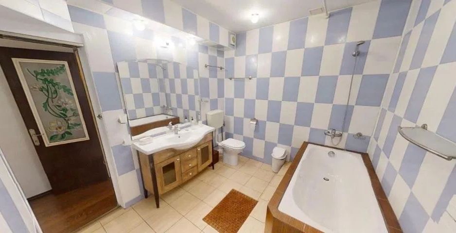 Apartament luxos spatios, centru,pet friendly, echipat + loc parcare - Poză 2
