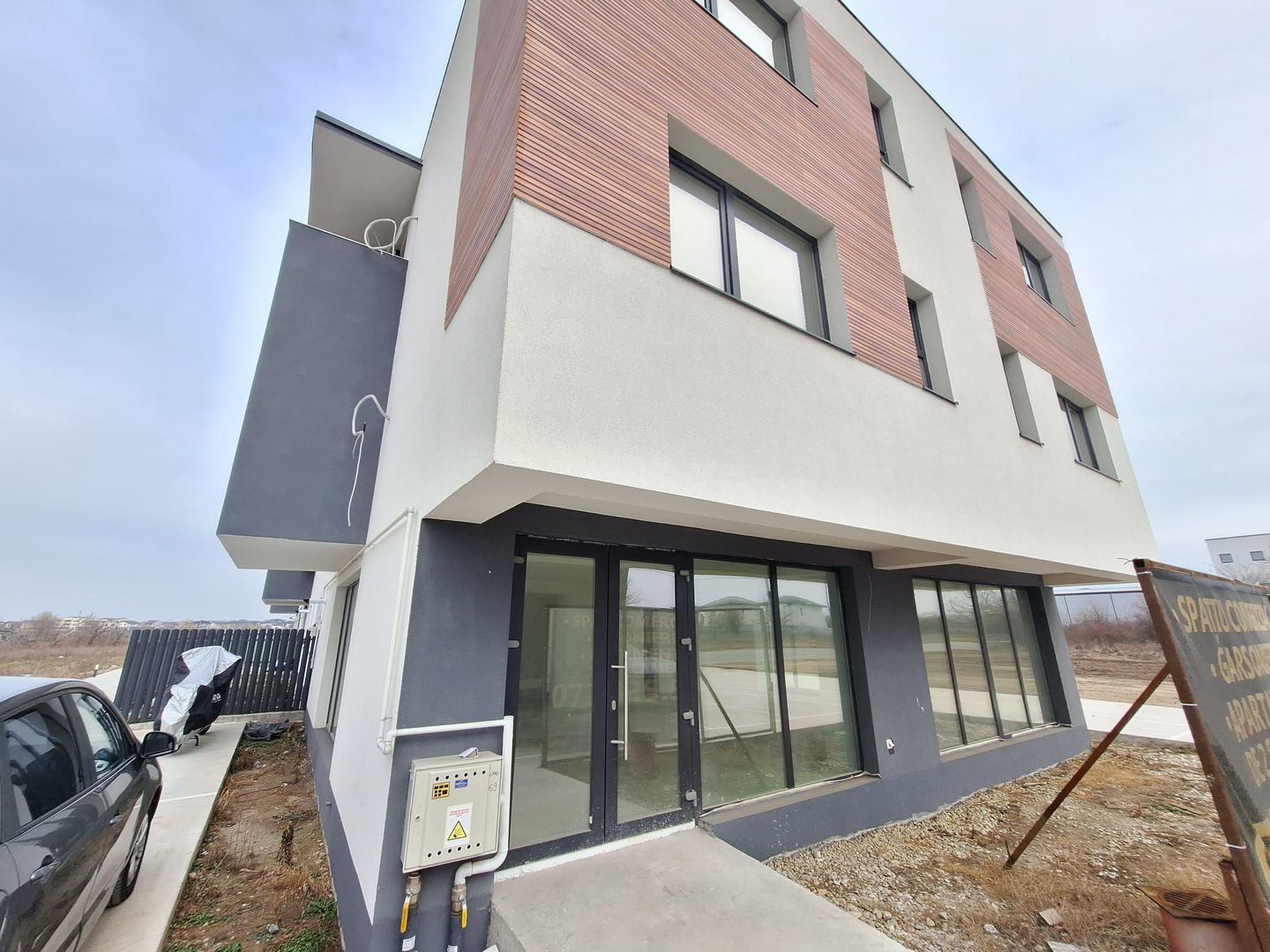 Spatiu Comercial Tunari Otopeni Bloc Nou Vanzare / Inchiriere - Poză 2