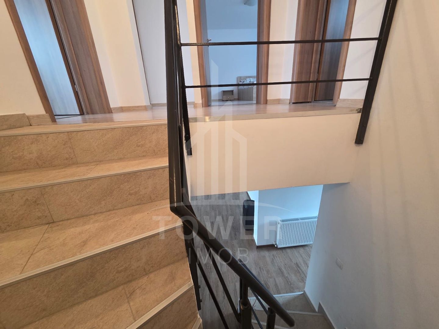 Casă de închiriat - Zona Gușterița, vedere spre munte - Poză 11