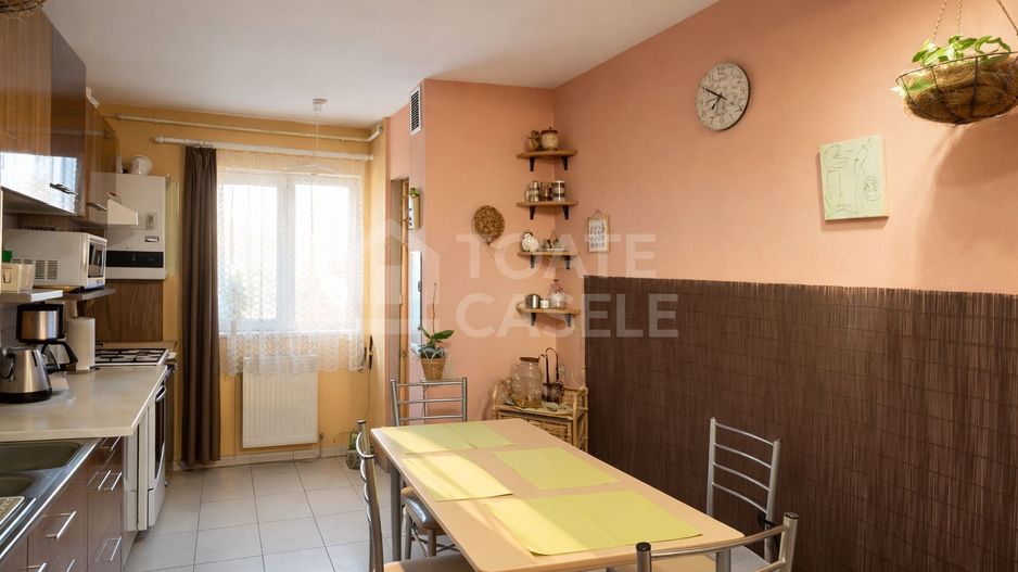 Apartament cu 3 camere, etaj intermediar, zona Dunarii - Poză 3