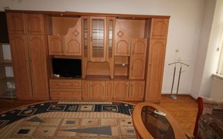 ideal pentru studenti sau o familie, cladire istorica, centrala proprie - Poză 12