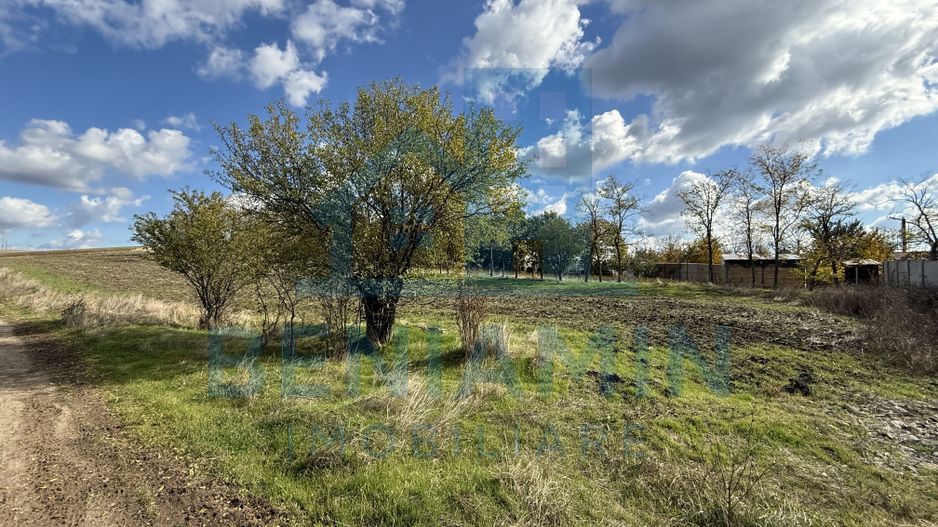 Teren intravilan - 1000mp - utilitati - deschidere mare - Mischii - Poză 2
