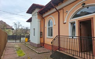 Casa cu 4 camere, zona Central - Poză 2