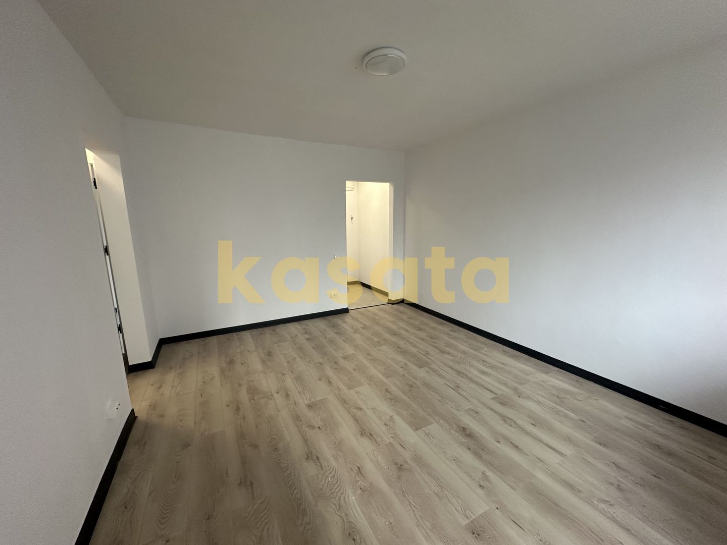 2 Camere | Etaj Intermediar | Renovare 2025 | Instalatii Noi - Poză 7