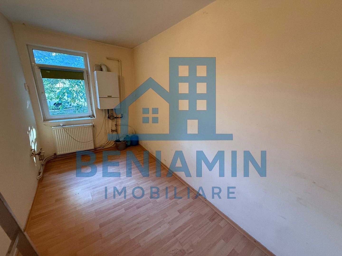 Birou / Apartament de închiriat la casa in centru Gradina Botanica - Poză 3