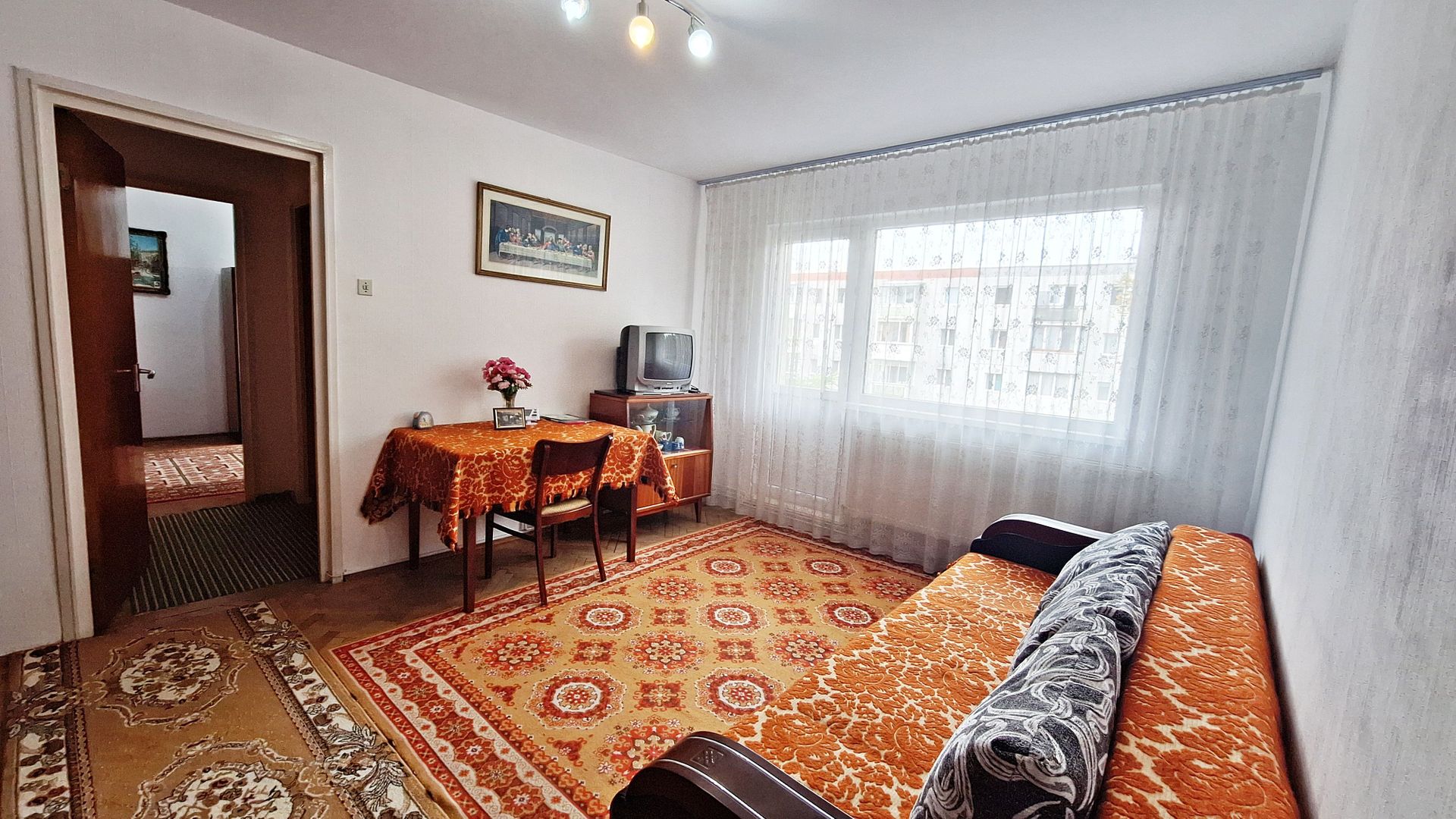 Zona Garii Apartament 3 camere, etaj 3/4, insorit, liber, 119900 euro - Poză 1