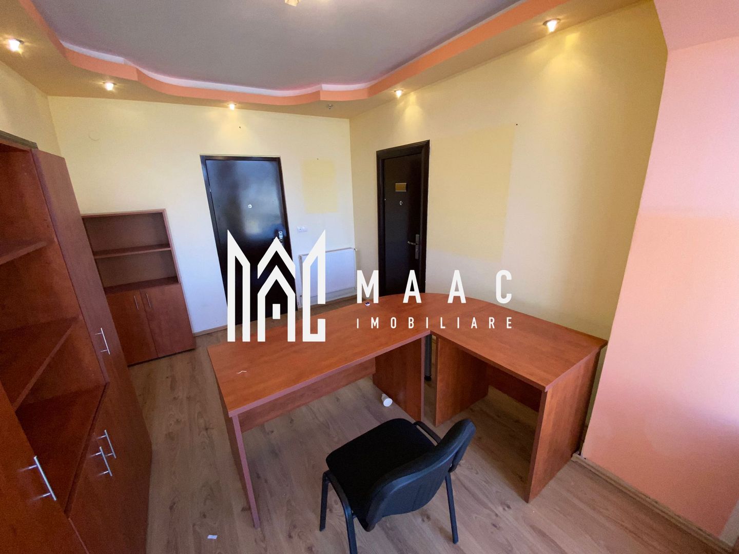 Spațiu birouri I Complet echipat | 3 birouri I 2 băi | Zona Vest - Poză 4