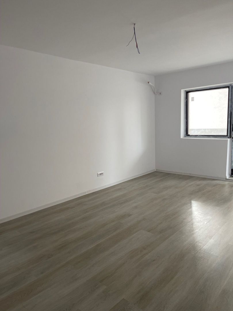 Apartament NOU 3 camere - Loc de parcare si boxa inclusa in pret - Poză 4
