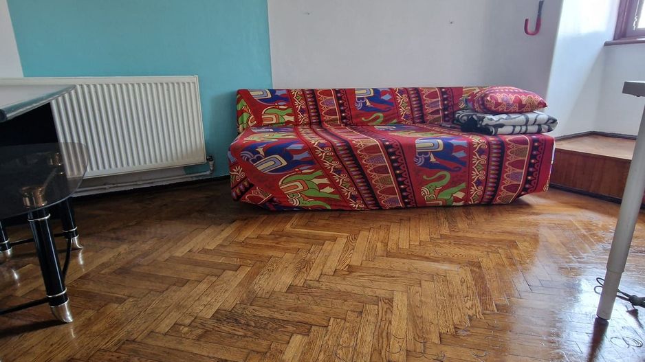 Etaj de Vilă Interbelică, 5 Camere, Balcon și Mansardă – Parc Carol - Poză 2