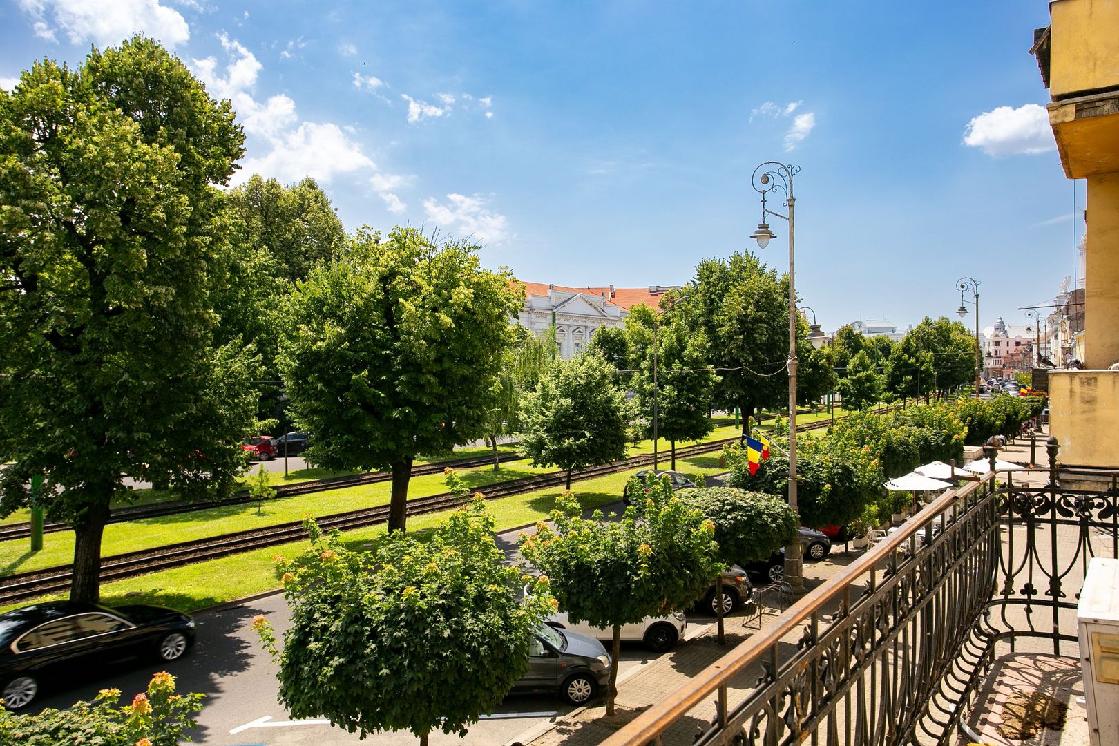 Birou la etajul 1 în zonă ultracentrală - Poză 2