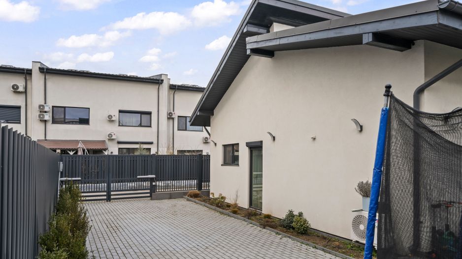 Vila pe parter cu 5 camere  | 655 mp teren | dotata cu panouri solare - Poză 4