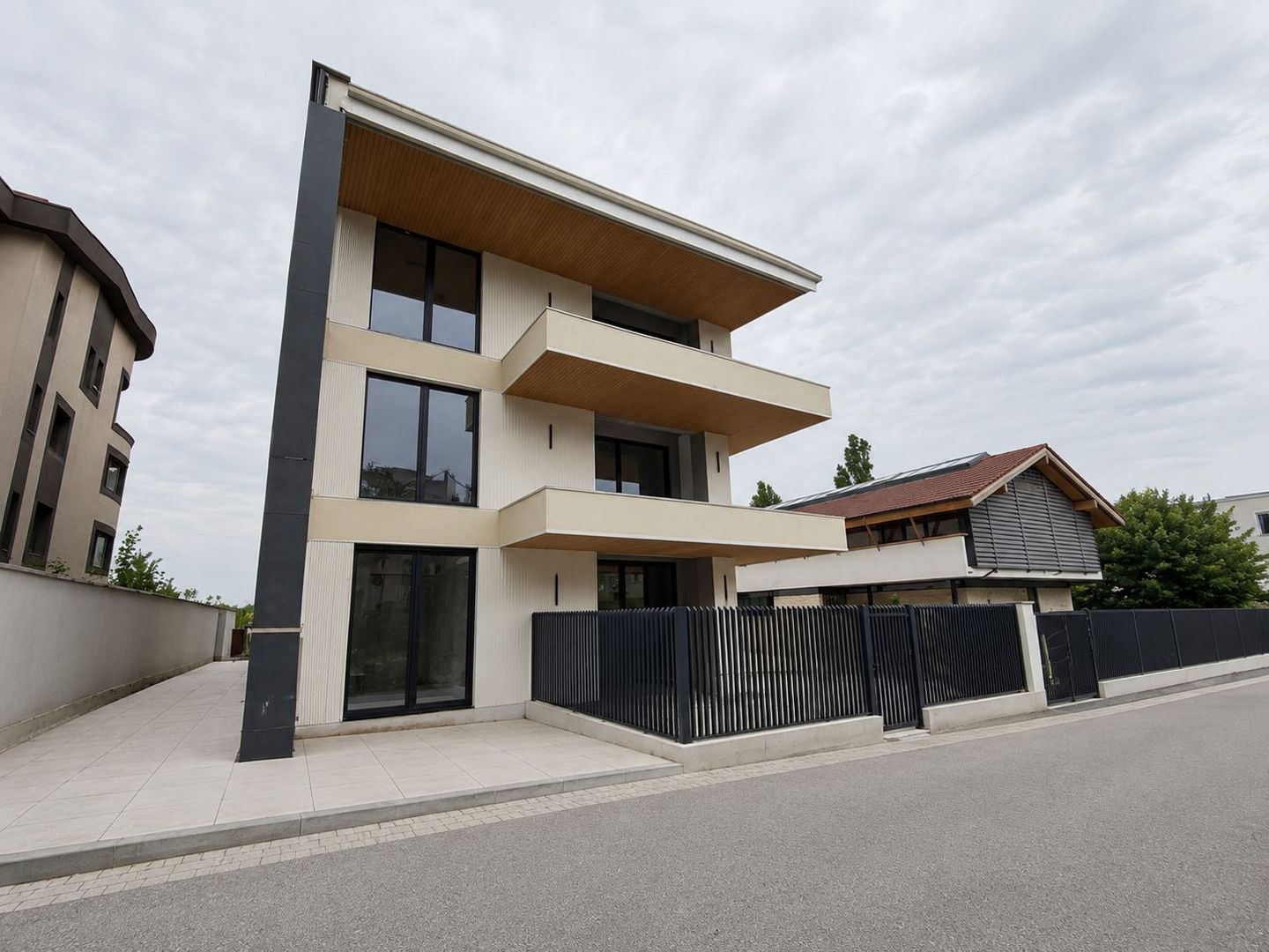 Apartament 3 camere cu gradina privata si vedere spre lac - Poză 11