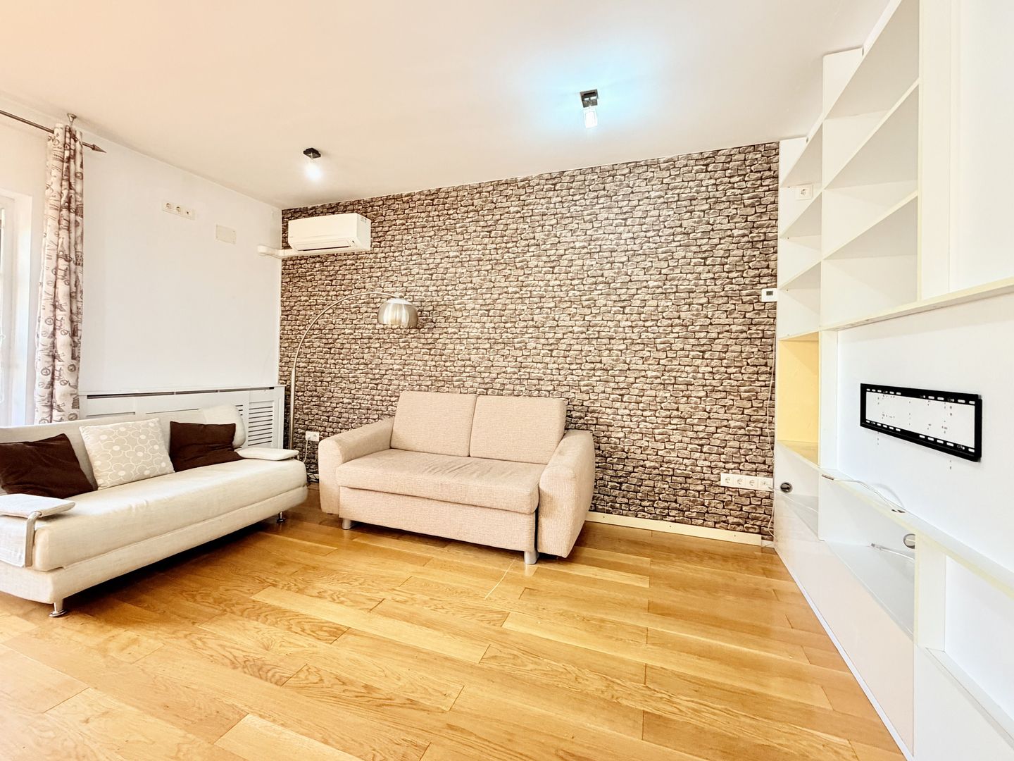 Apartament elegant -curte proprie - garaj - Poză 5