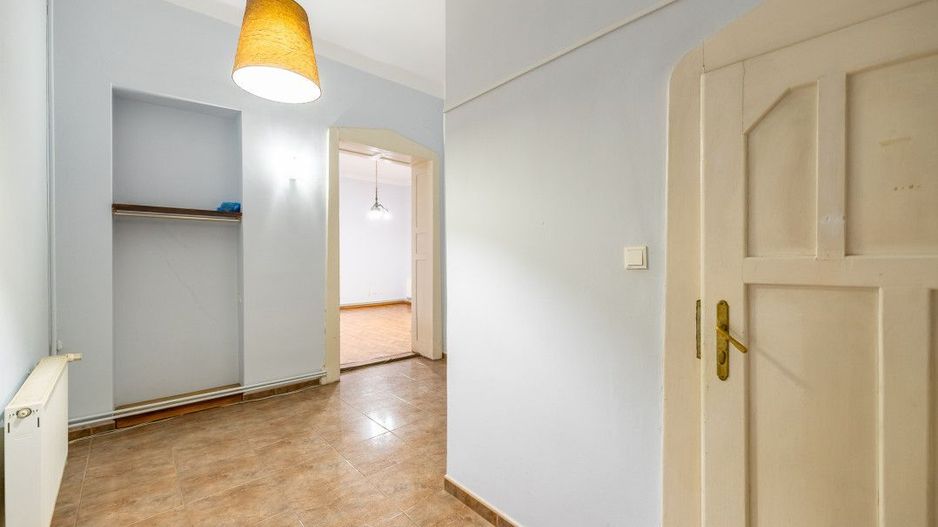 Apartament nemobilat, 3 camere, etaj 1, Bld.Revoluției - Poză 10