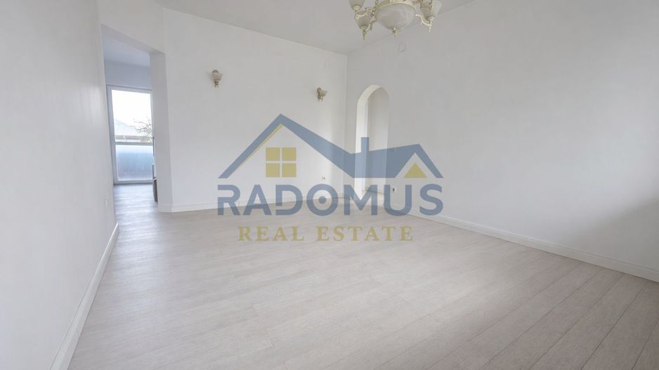 APARTAMENT CU CURTE + INTRARE SEPARATĂ – CASĂ INTERBELICĂ - Poză 3