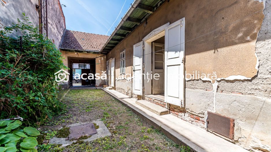 Casă solidă din cărămidă cu potențial EXCEPȚIONAL pe Calea Timișorii - Poză 9