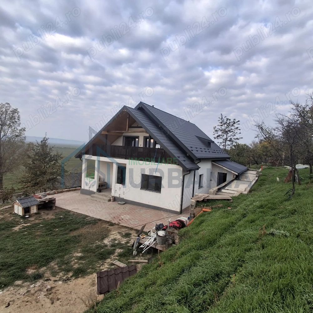 Vând casă P+M (2020) cu teren 2.860 m, Țigănași stradă principală - Poză 3