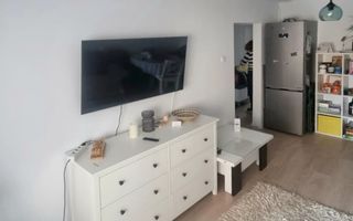 Apartament cu trei camere, zona Astra 63 mp, Renovat 2025 - Poză 3