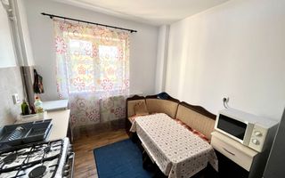 Apartament cu 3 Camere, Decomandat, Zona Mercur - Poză 7