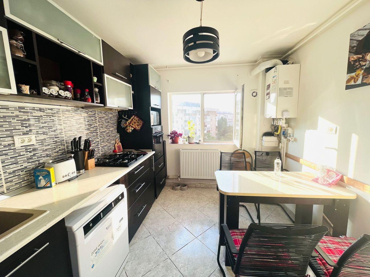 APARTAMENT 4 CAMERE RENOVAT DECOMANDAT SU 80MP BLOC 1980 - Poză 1