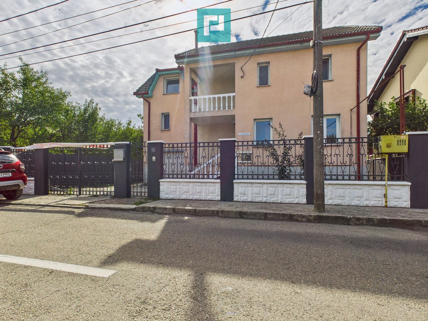 Vilă cu 5 camere pentru investiții în Dumbrăvița - Poză 3