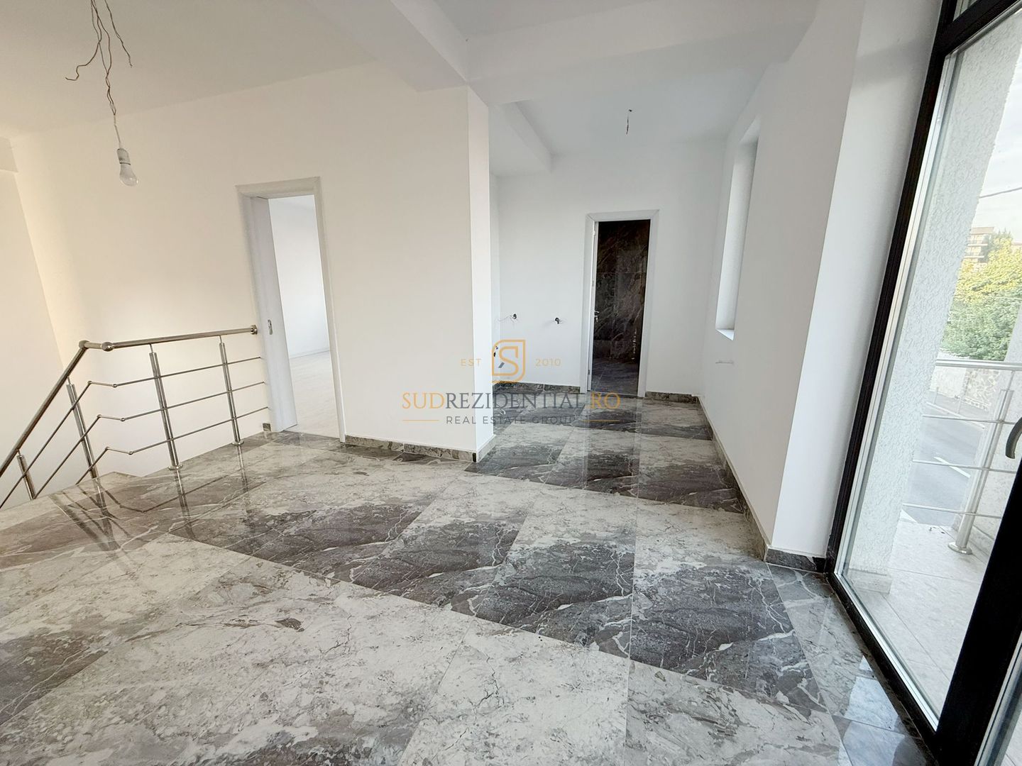 Casă spațioasă de vânzare – Sector 4, Metrou Aparatorii Patriei - Poză 9
