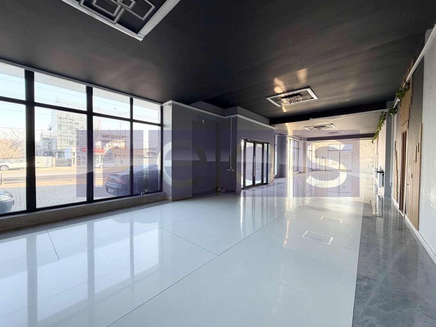 SPATIU COMERCIAL STRADAL | 250 MP | CURTE 120 MP | 10 LOCURI PARCARE | COLENTINA - Poză 1