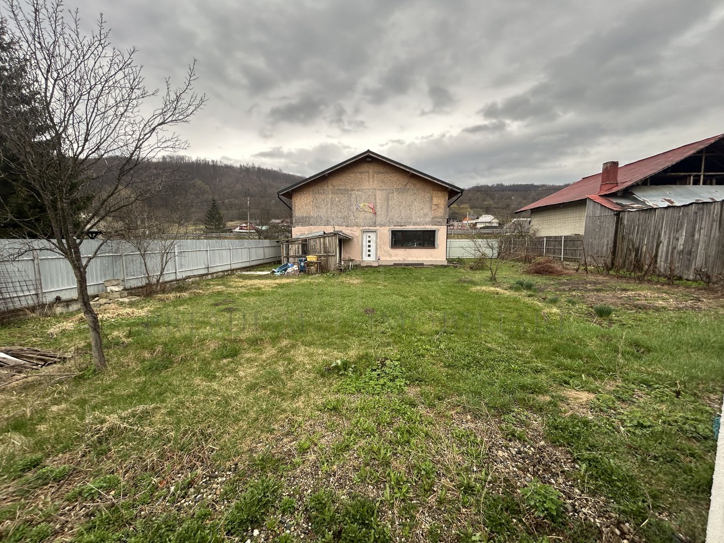 Casa de vanzare in Slanic Moldova . - Poză 13