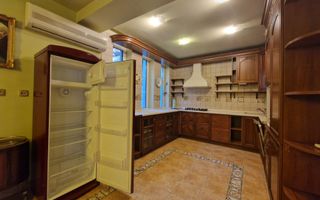 Vila zona Sub Arini!! - Poză 10