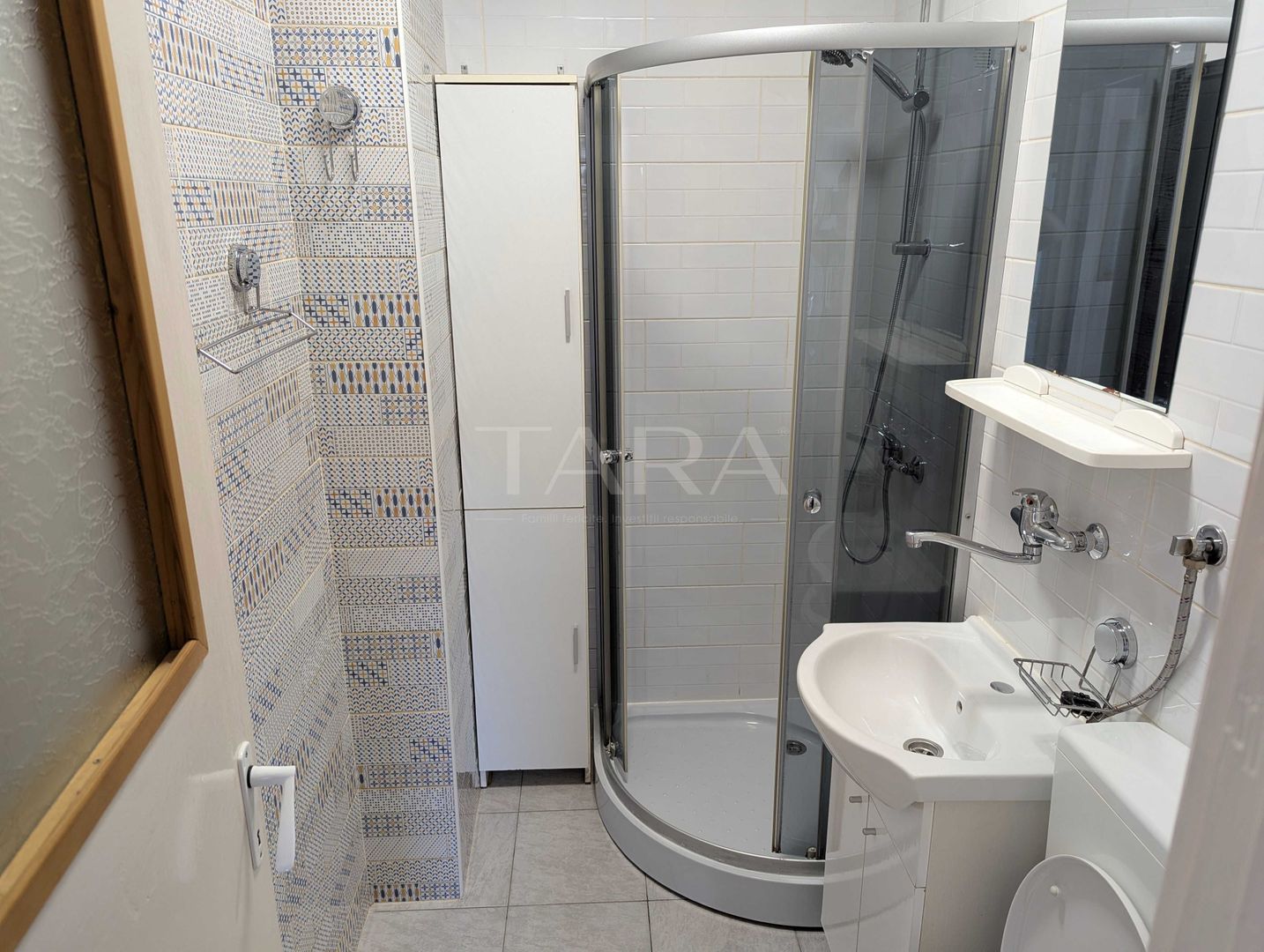 Apartament 2 camere decomandate, balcon închis, renovat, mobilat și ut - Poză 7