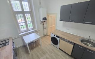 Apartament la casa cu 3 camere si curte Strada Bucegi - Poză 7