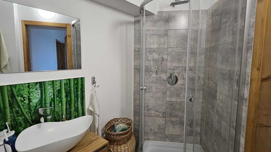 APARTAMENT 5 CAMERE 120000 euro negociabil - Poză 2