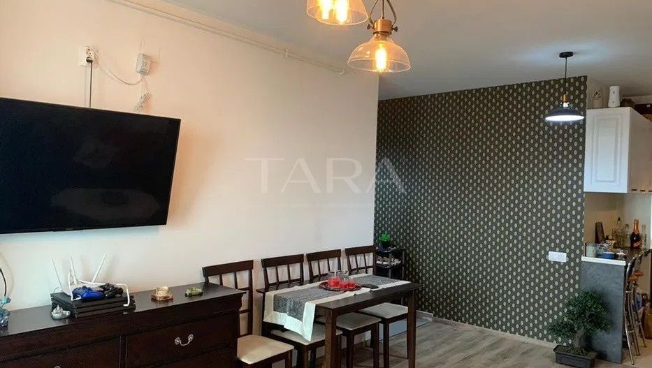 Apartament cu 2 camere, mobilat și utilat, cu parcare inclusă. - Poză 1