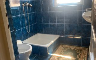 Casă în centrul Cisnădioarei cu 243mp de locuit și teren de 936mp - Poză 7