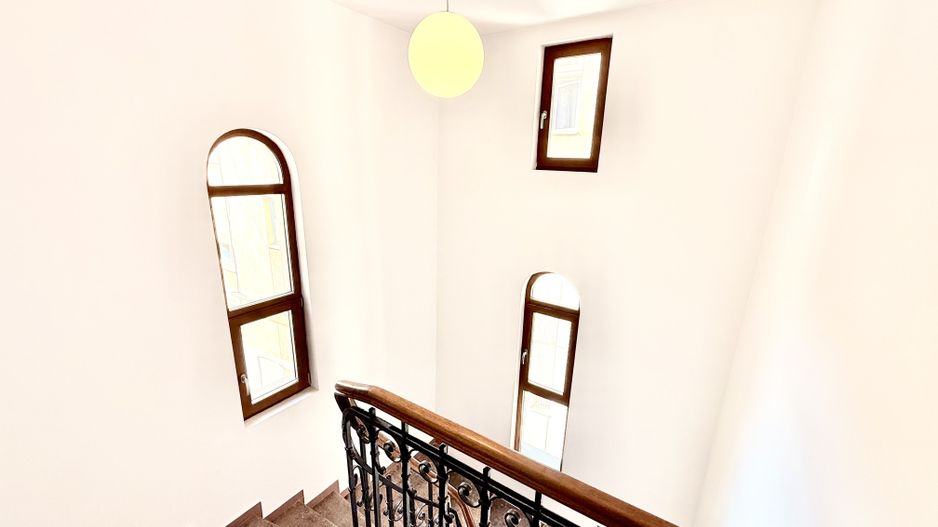 Piata Unirii Fantani Vila  500 mp utili curte 204 mp - Poză 14