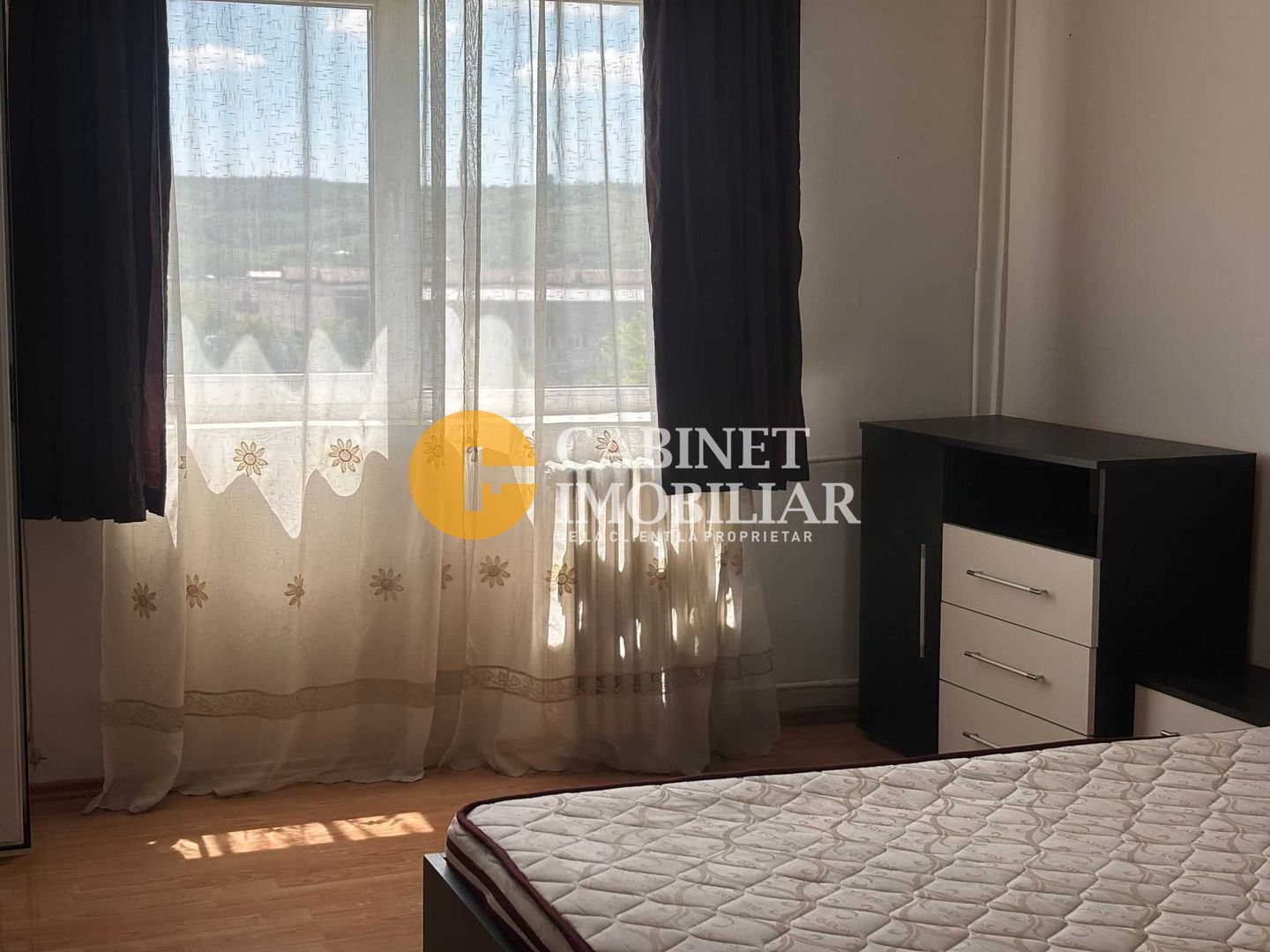 CANTA - 1 CAMERA - MOBILAT SI UTILAT - Poză 2